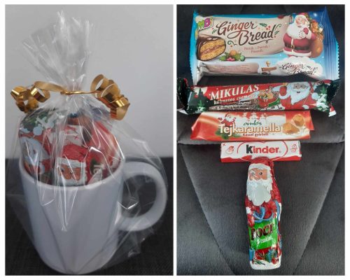 MIKULÁSRA, KARÁCSONYRA NÉVRE SZÓLÓ CICÁS bögre